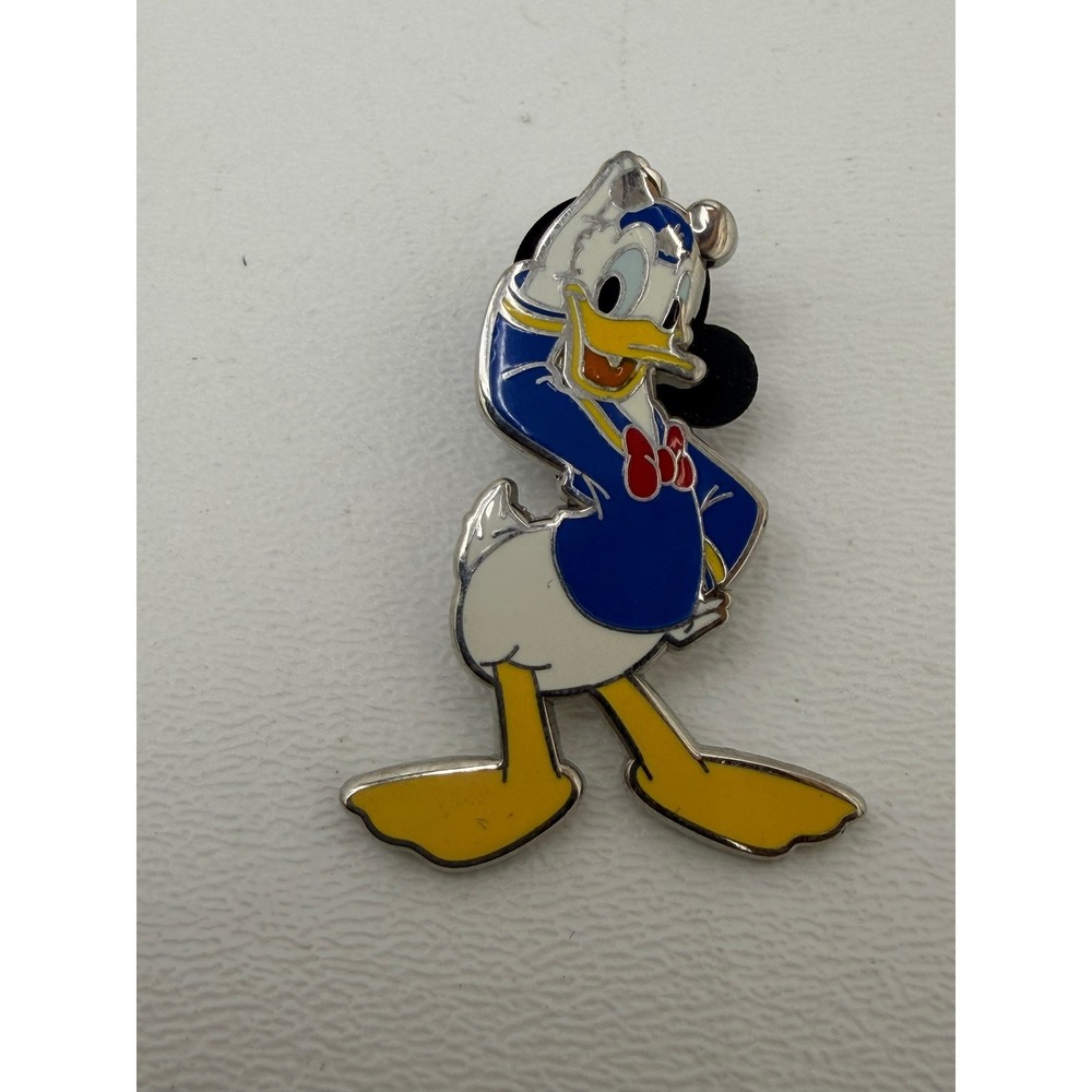 Disney Pin Trading Donald Duck Classic Sailor Outfit Enamel Lapel Pin
